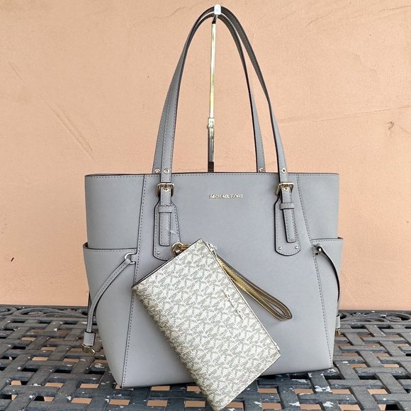 Michael Kors Voyager Drawstring Tote Bag Pearl Grey + Double Zip Wallet MK Gold - Picture 3 of 16